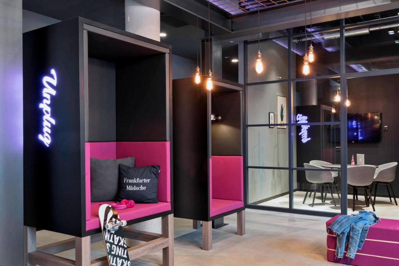 Moxy Frankfurt East 3*