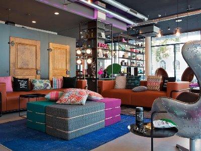 Moxy Frankfurt East Hotel 3*