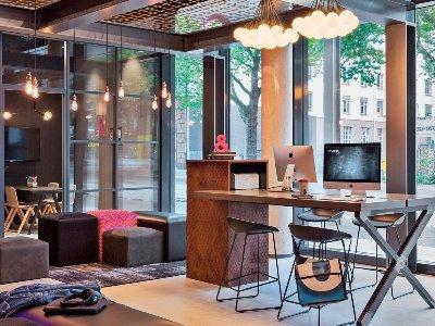Moxy Frankfurt East Hotel 3*