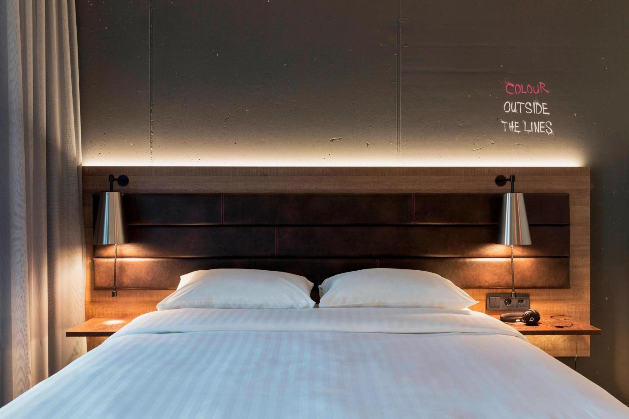 Hotel Moxy Frankfurt East 3*